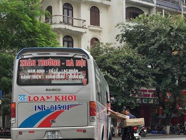 [Video] Xe dù bến cóc “lộng hành” tại cửa ngõ phía Nam Hà Nội