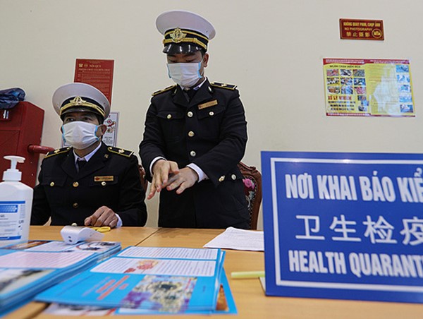 Từ 6h ngày 7/3, mọi hành khách nhập cảnh vào Việt Nam phải khai báo y tế