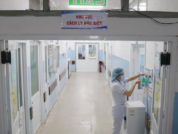 TP Hồ Chí Minh: Đã cách ly 11 người trên trên chuyến bay cùng bệnh nhân thứ 17 nhiễm Covid