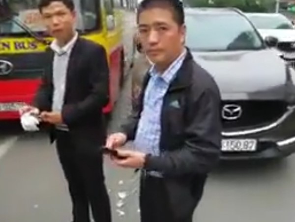 Danh tính tài xế Mazda cụt ngón tay sau ẩu đả với xe buýt tại Thanh Xuân