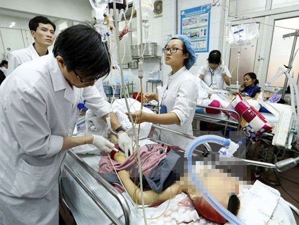 Bức thư nhói lòng của nữ bác sĩ gửi con trai: "Bạn ấy ước gì chết luôn khi tai nạn xảy ra..."