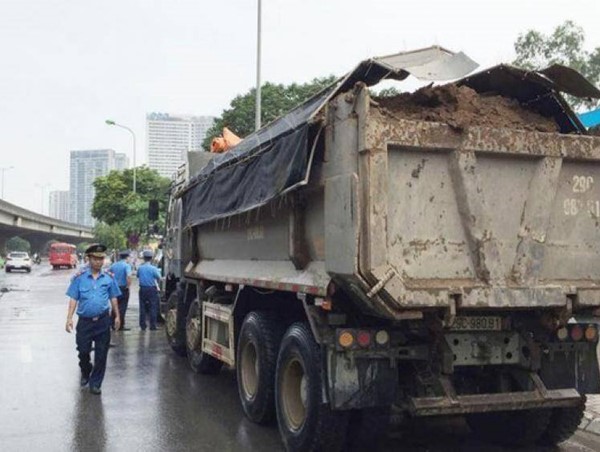 Hà Nội: Hàng trăm lái xe bị tước bằng vì chở quá tải trọng từ đầu năm 2020