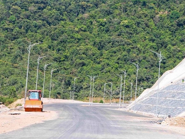 Nhà thầu nào lợi thế trong gói thầu xây dựng Cao tốc Cam Lộ - La Sơn?