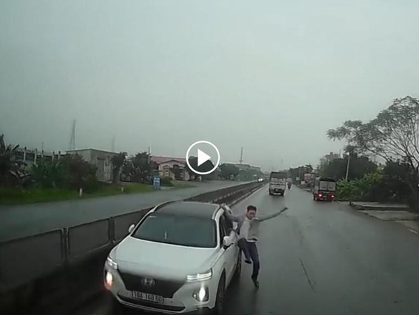 Phạt nặng tài xế ô tô đi ngược chiều trên QL 1A