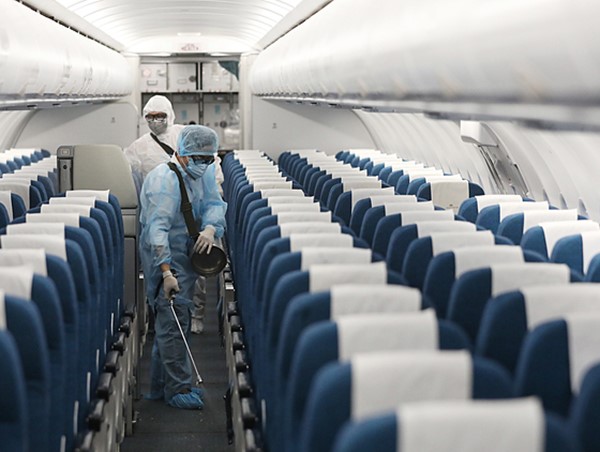 Nữ tiếp viên hàng không nhiễm Covid-19 đã tiếp xúc với những ai?