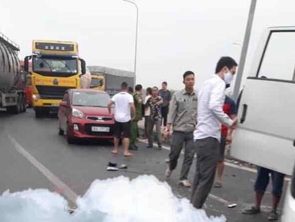 Lật xe chở phạm nhân khiến đại úy công an hy sinh