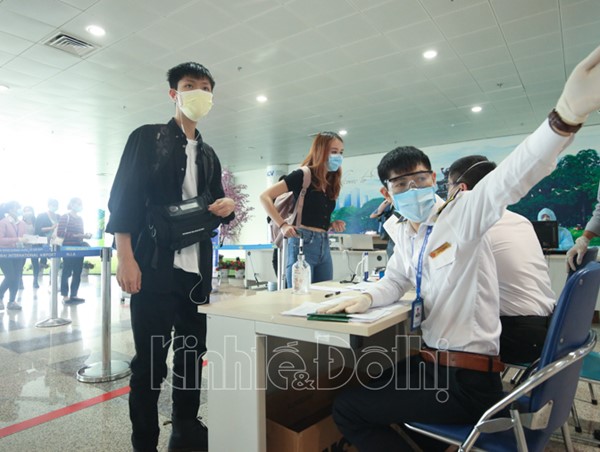 Bộ Y tế xác định thêm 2 chuyến bay có hành khách mắc Covid-19