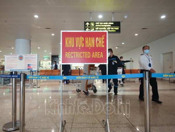 Tiếp tục truy tìm hành khách trên chuyến bay có bệnh nhân mắc Covid-19
