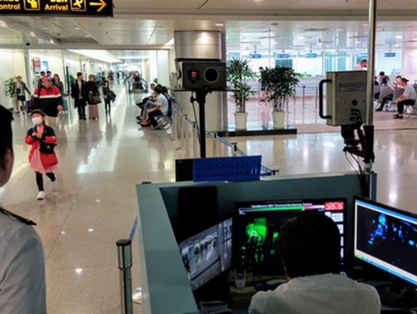 Dừng vận chuyển người Việt từ nước ngoài về sân bay Tân Sơn Nhất do quá tải khu cách ly