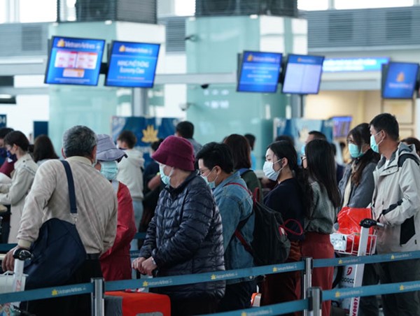 Dừng vận chuyển người Việt từ nước ngoài về sân bay Nội Bài từ hôm nay