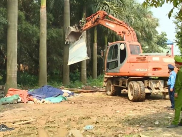 Huyện Thạch Thất giải tỏa lấn chiếm hành lang an toàn giao thông