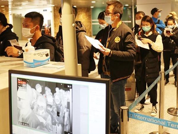 Ngày đầu thu phí cách ly, nhiều khách chủ động hủy chuyến bay đến Đà Nẵng