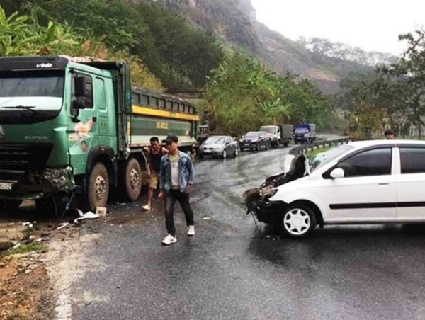 Nhiều vụ tai nạn ô tô trong ngày thứ 5 cách ly xã hội