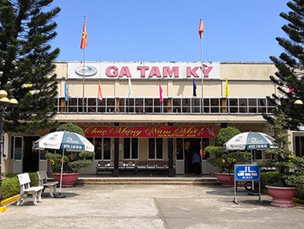 Kiến nghị tạm dừng chở khách qua đường sắt về tỉnh Quảng Nam