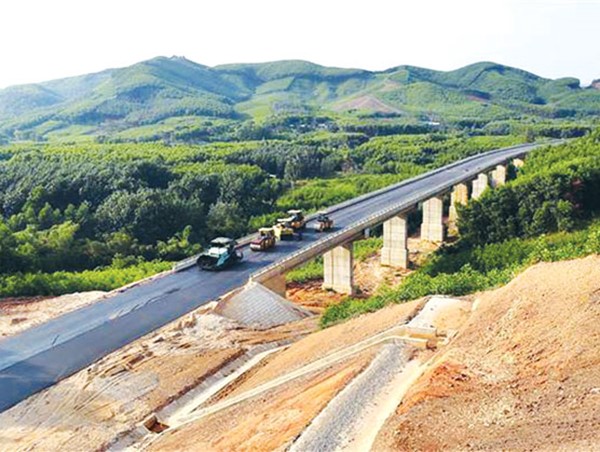 Dự án cao tốc Bắc – Nam: Cẩn trọng hệ lụy từ chỉ định thầu