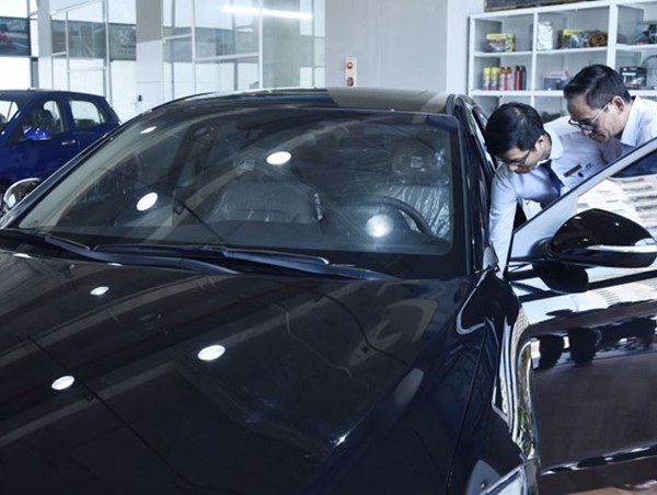 Thị trường ô tô giảm sút mạnh