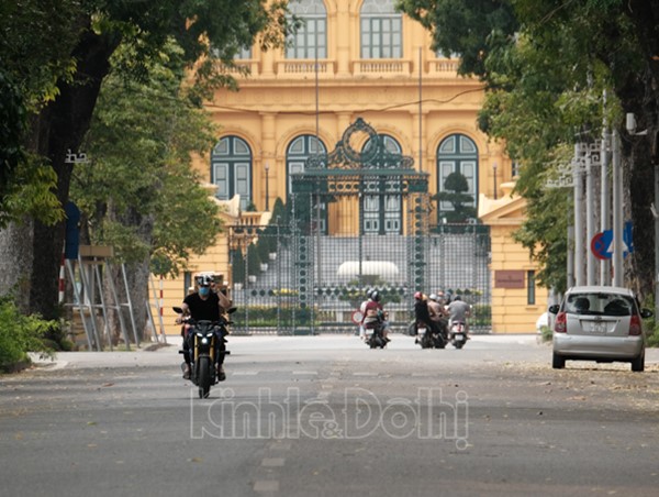 Hà Nội, TP Hồ Chí Minh và 10 tỉnh, thành tiếp tục cách ly xã hội đến 22/4
