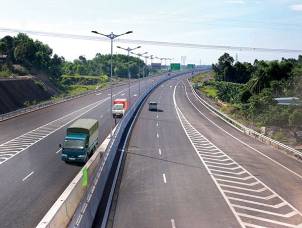 Giải quyết vướng mắc trong công tác giải phóng mặt bằng cao tốc Bắc - Nam