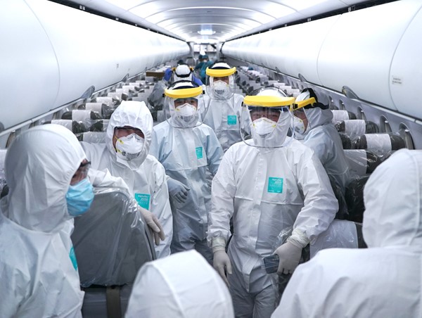 Đón một số công dân Việt Nam ở Italy có hoàn cảnh đặc biệt khó khăn về nước