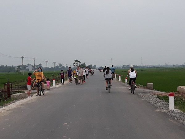 Huyện Chương Mỹ: Chưa hết cách ly xã hội, người dân đã đổ xô ra đường