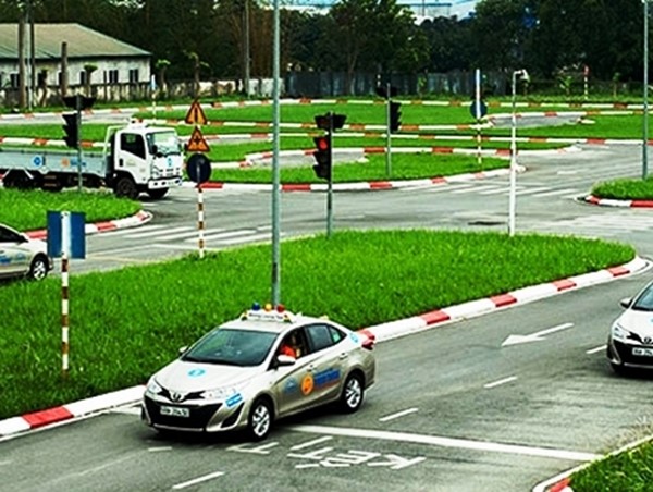 Đề xuất lùi thời hạn giám sát học lý thuyết ô tô bằng vân tay do Covid-19