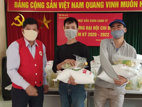Cuộc chiến chống Covid-19: Dân nghèo thành thị không đơn độc