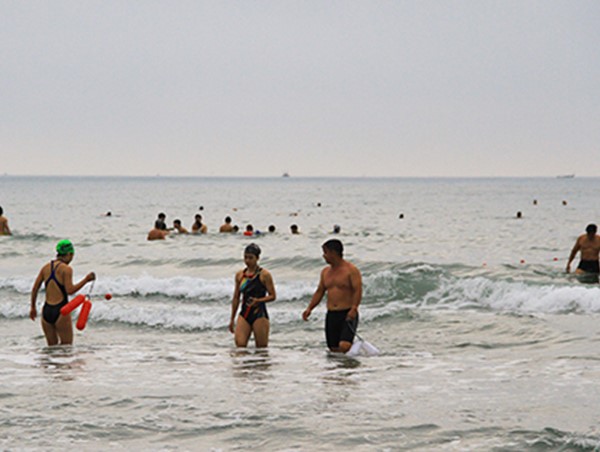 Đà Nẵng nhộn nhịp trở lại trong sáng đầu tiên tháo lệnh cách ly xã hội