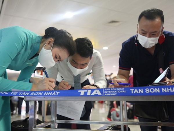 TP Hồ Chí Minh ngừng lấy mẫu xét nghiệm sàng lọc Covid-19 tại sân bay, nhà ga nội địa