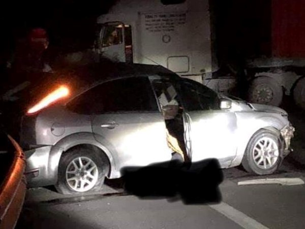 Một quân nhân tử vong trong ô tô con sau va chạm với xe container