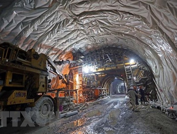 Đưa dự án mở rộng hầm Hải Vân 2 vào khai thác trong tháng 9