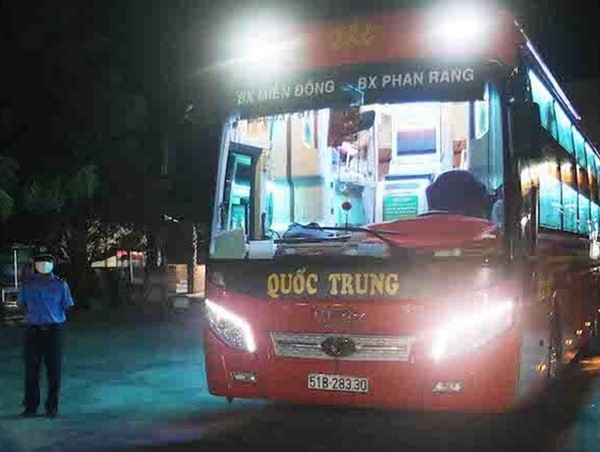 Kiểm tra việc tự ý tăng giá vé xe khách ở Ninh Thuận