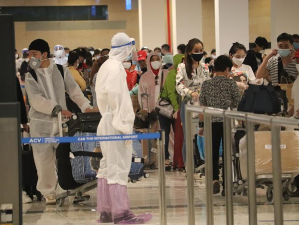 Chuyến bay đầu tiên đưa người Việt từ khu vực Trung Đông về nước