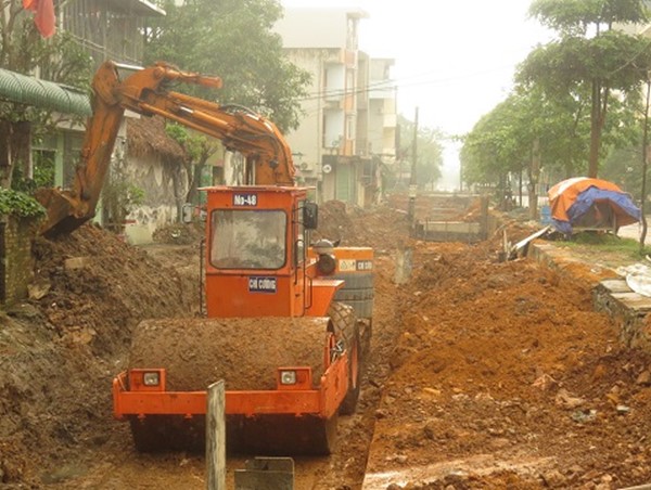 Nhiều tắc trách tại dự án cải tạo đường ở thị trấn Quốc Oai