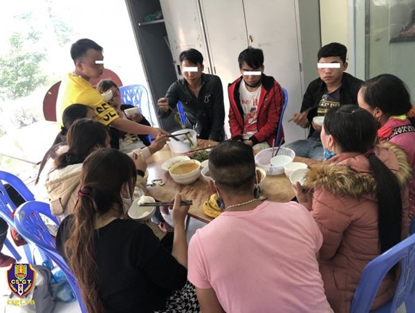 6 xe máy đi lạc trên cao tốc Hà Nội - Hải Phòng