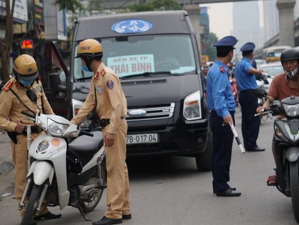 Hà Nội xử phạt 51 xe khách vi phạm trong tháng "giãn cách xã hội"