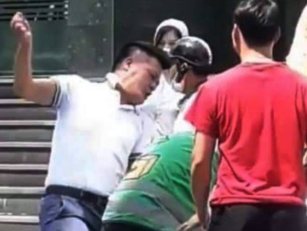 Hà Nội: Công an thông tin về vụ lái xe GrabCar đánh nhau với tài xế GrabBike