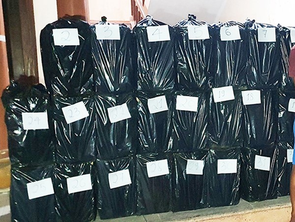 Bắt xe tải chở 25.000 gói thuốc lá lậu