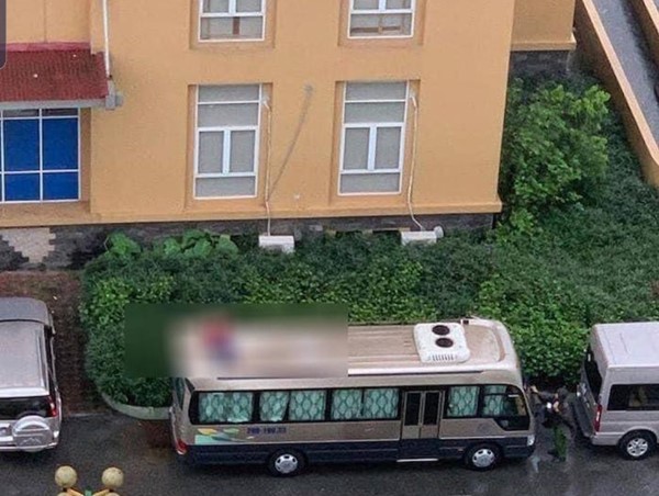 Hà Nội: Phát hiện xác người đàn ông trên nóc xe khách ở khu đô thị Nam Thăng Long