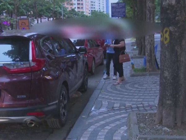 Tràn lan tình trạng thu tiền gửi xe không xuất vé