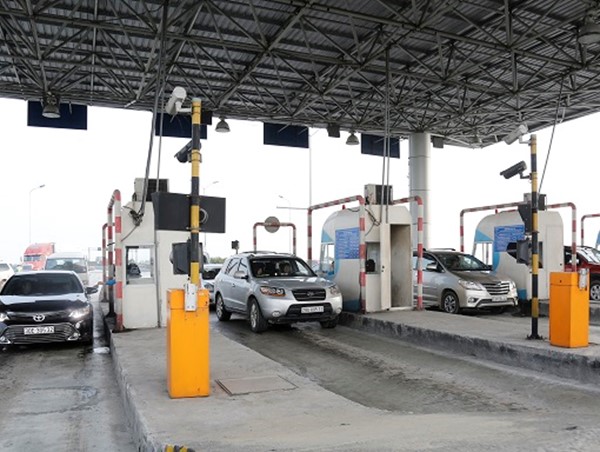 Bộ GTVT đòi quyền quy định mức phí BOT cao tốc: Vừa đá bóng, vừa thổi còi