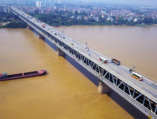 Kiểm soát xe quá tải qua cầu Thăng Long