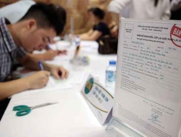 Người dân Hà Nội sắp được cấp, đổi giấy phép lái xe tại nhà