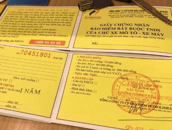 Mua bảo hiểm xe máy: Ngừng than vãn, đối phó