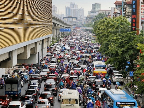 Cấp bách giải quyết ùn tắc giao thông và bụi mịn ở Hà Nội 