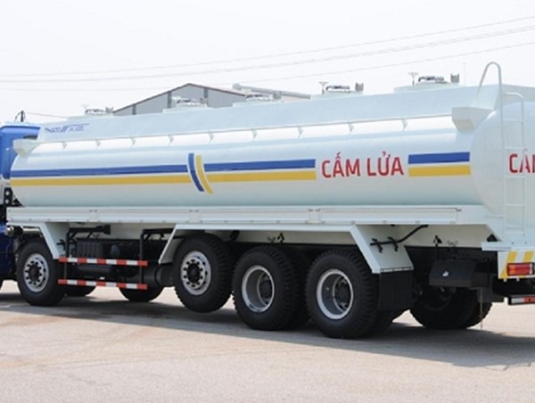 Vận chuyển hàng hóa nguy hiểm bằng phương tiện giao thông