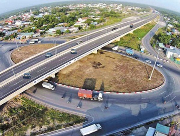 Thống nhất trình Quốc hội xem xét chuyển 3 dự án cao tốc Bắc- Nam sang đầu tư công