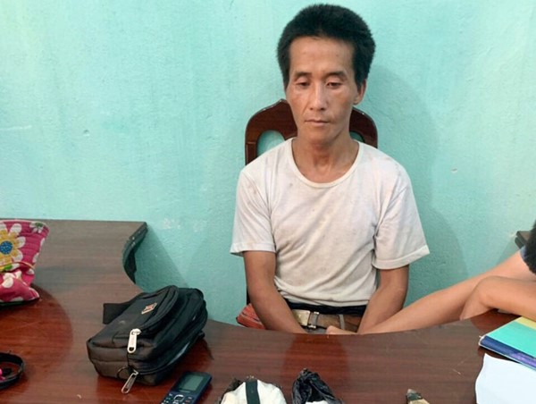 Hòa Bình: Bắt giữ người đàn ông đi xe máy vận chuyển gần 800 viên ma túy