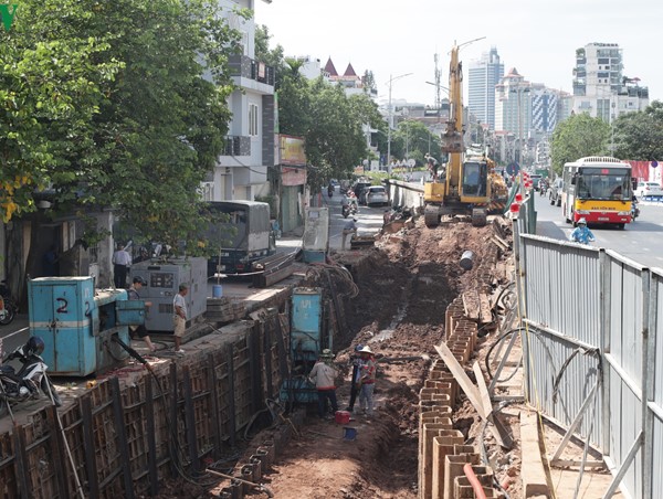 Vì sao Hà Nội quyết định phá dỡ hơn 300m con đường gốm sứ?