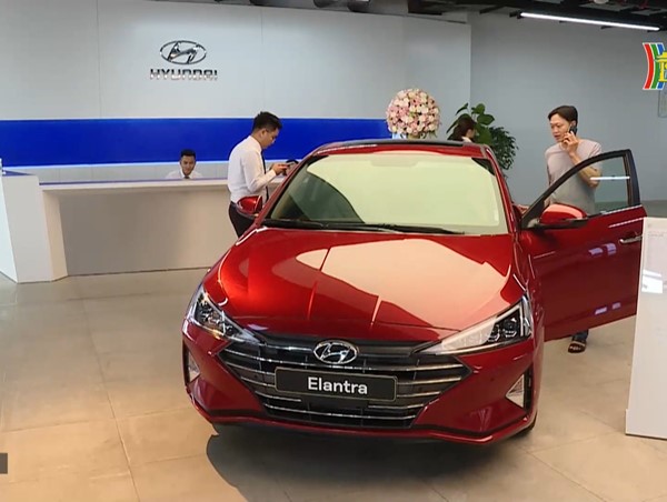 Người mua ô tô lắp ráp trong nước có thực sự hưởng lợi?