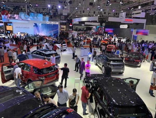 Lượng ô tô bán ra tăng mạnh trong tháng 5